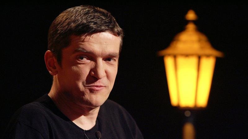 Pod lampou - Diskuzní pořad moderátora Štefana Hríba